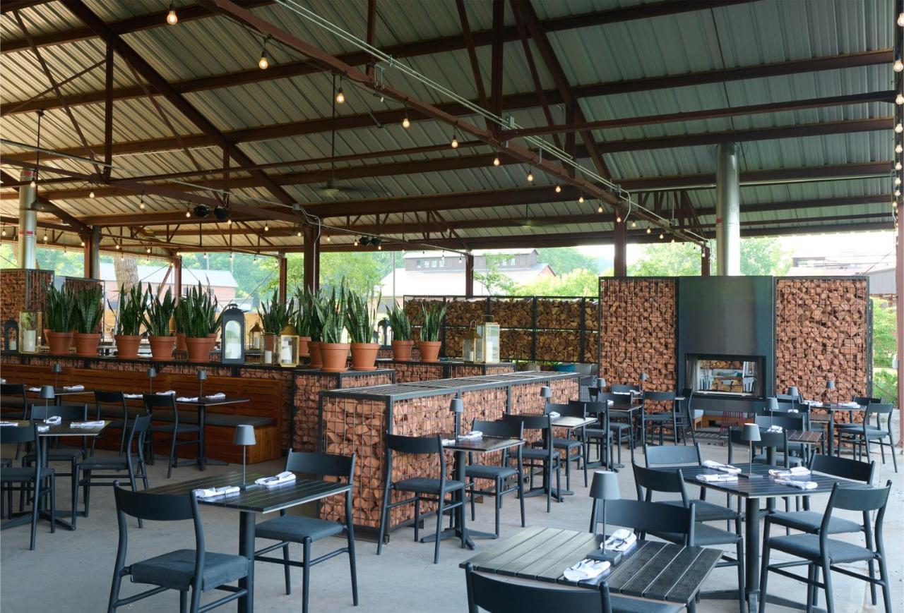 Hutton Brickyards Riverfront Hotel & Venue Кингстон Экстерьер фото